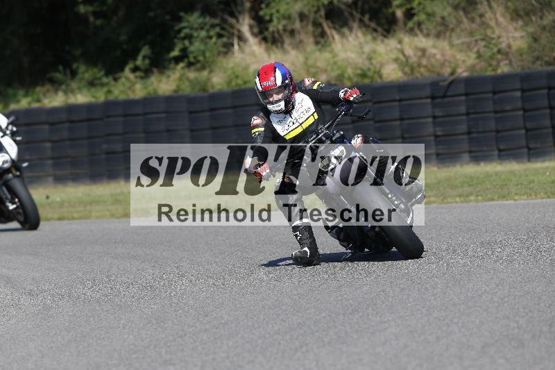 /Archiv-2025/49 26.08.2025 Cornu Master School ADR/blau-bleu/0-1